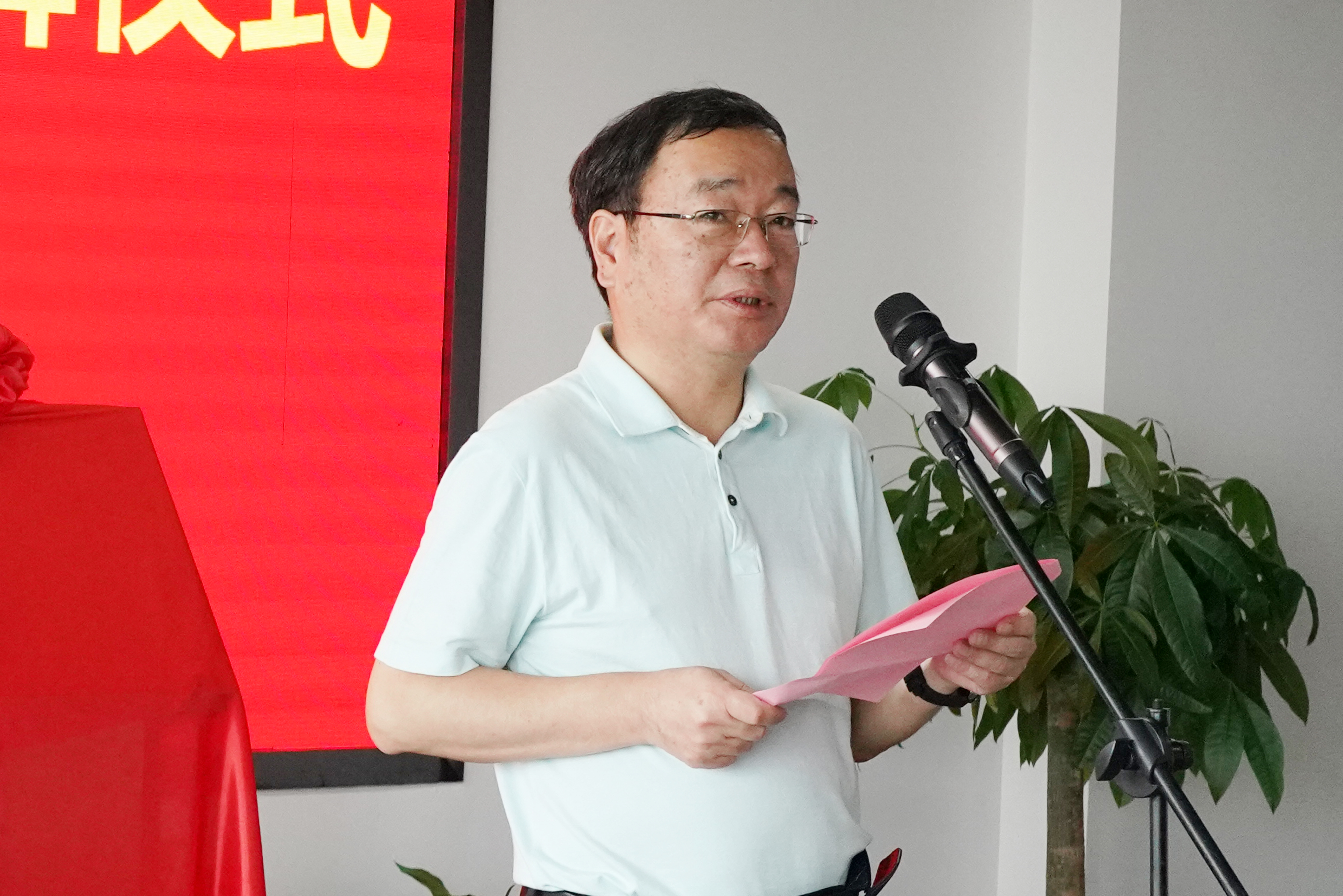 1.河南省住建厅党组成员、机关党委书记、副厅长巩魁生.jpg