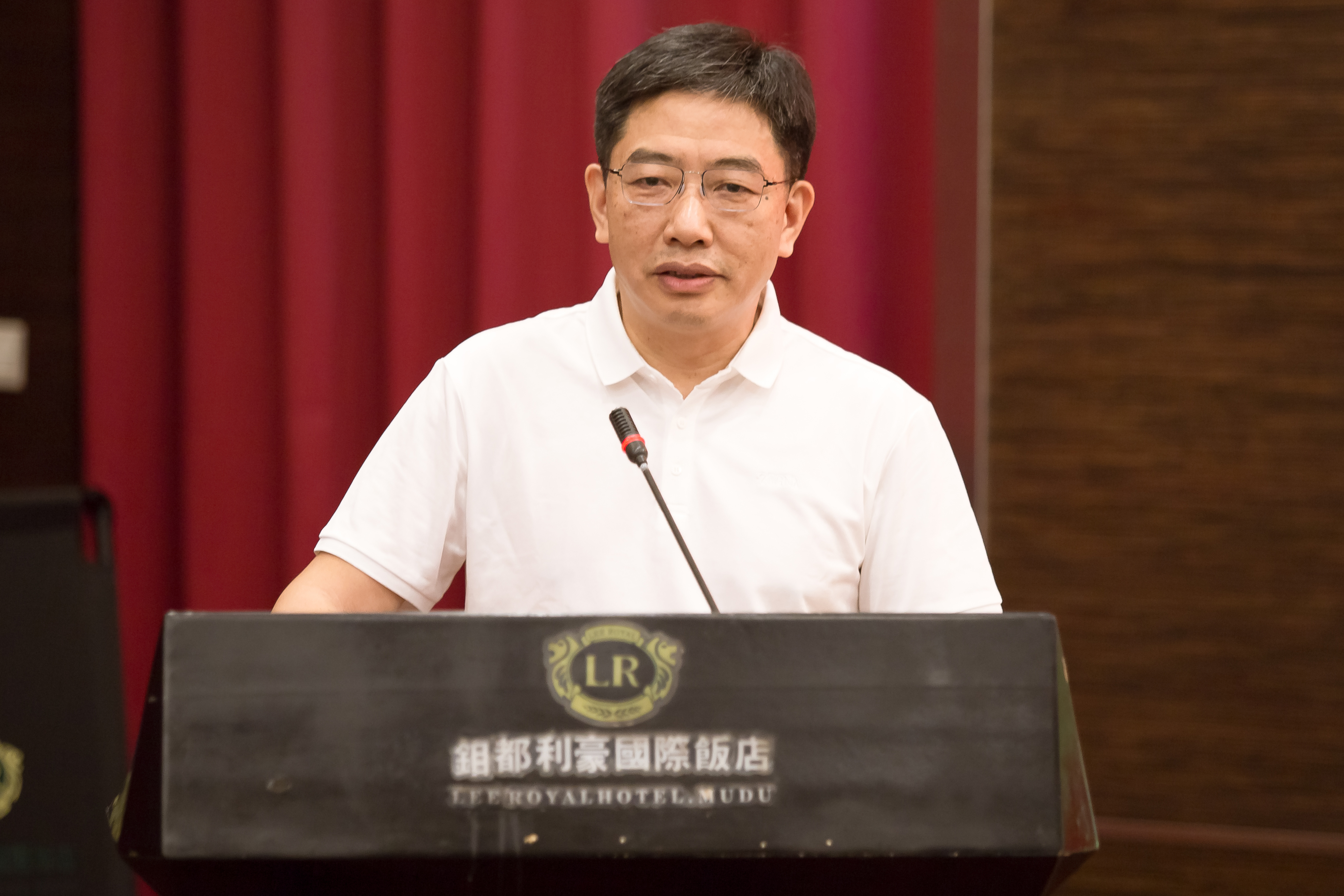 黄克正.jpg 黄克正.jpg